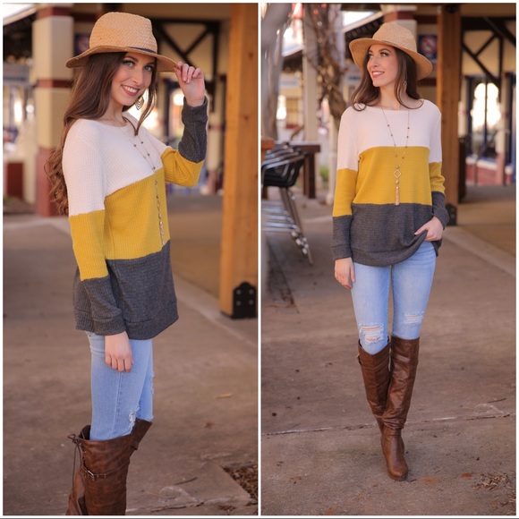 ✨LAST ONE✨Thermal Colorblock Tunic - Picture 3 of 4